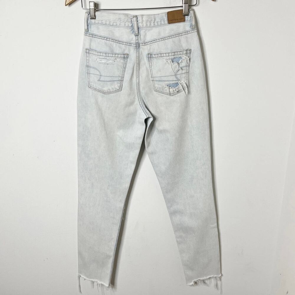 American Eagle Women's Mom Jeans 0 Distressed Light Wash High Rise Cut Off Denim - Picture 4 of 12